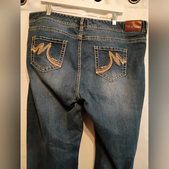 Maurices Blue Boot Cut Jeans Size 20 Regular for Women. Cute Pocket Detail. - Picture 7 of 12